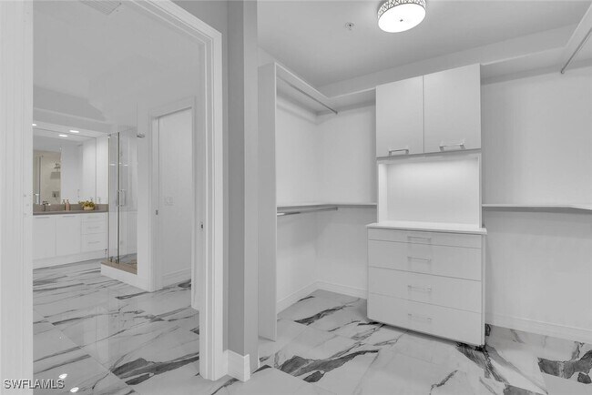 Building Photo - 435 Dockside Dr