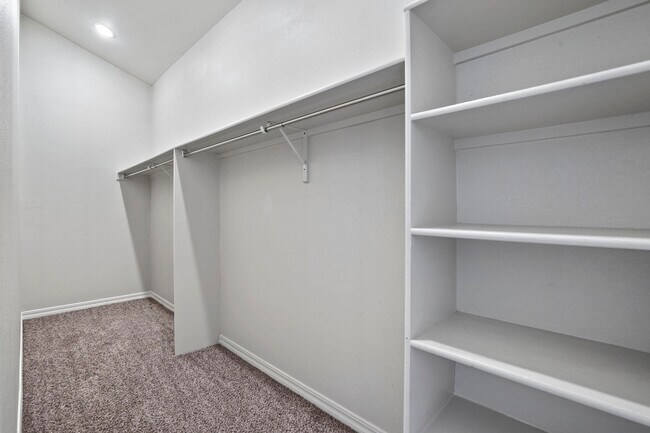 Building Photo - 14925 Tierra Haven Ave