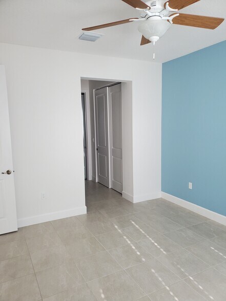 Building Photo - 11681 SW Oceanus Blvd