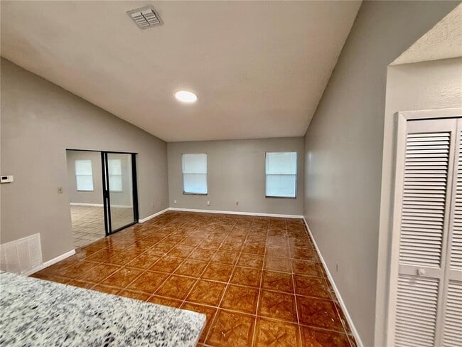 Building Photo - 5490 Britan Dr