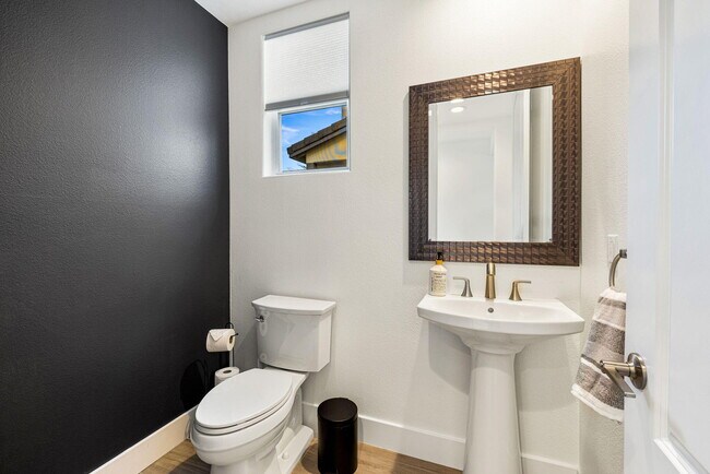 Building Photo - 48539 Anastacia Ct