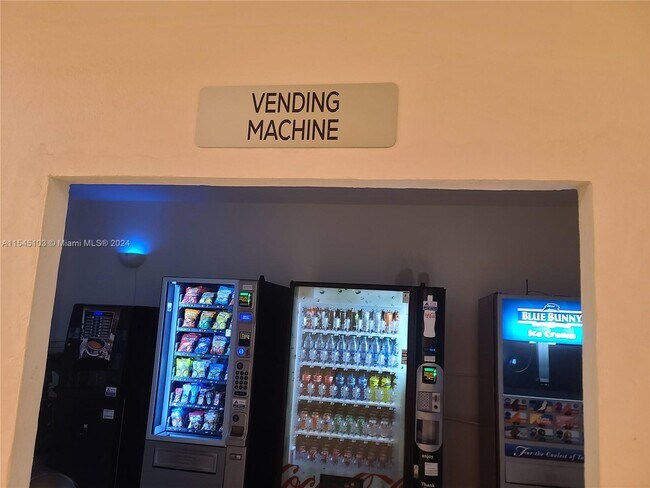 Building Photo - 3725 S Ocean Dr