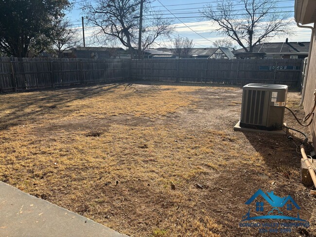 Building Photo - For Rent - 3 Bed/ 1.5 Bath near Fannin Elementary