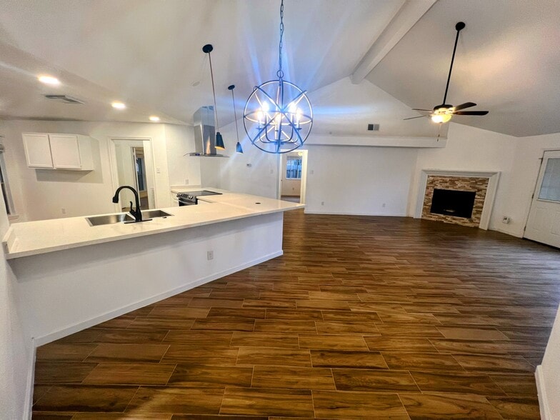 Building Photo - 4427 Leyland Dr