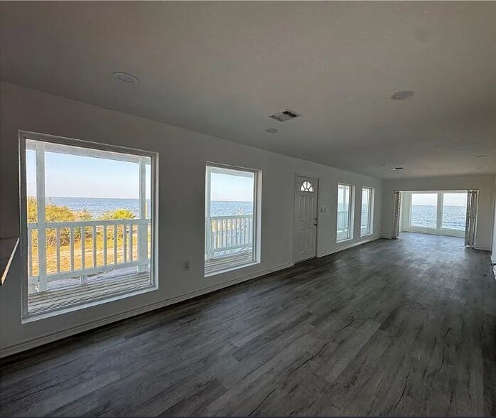 Building Photo - 3021 Laguna Shores Rd