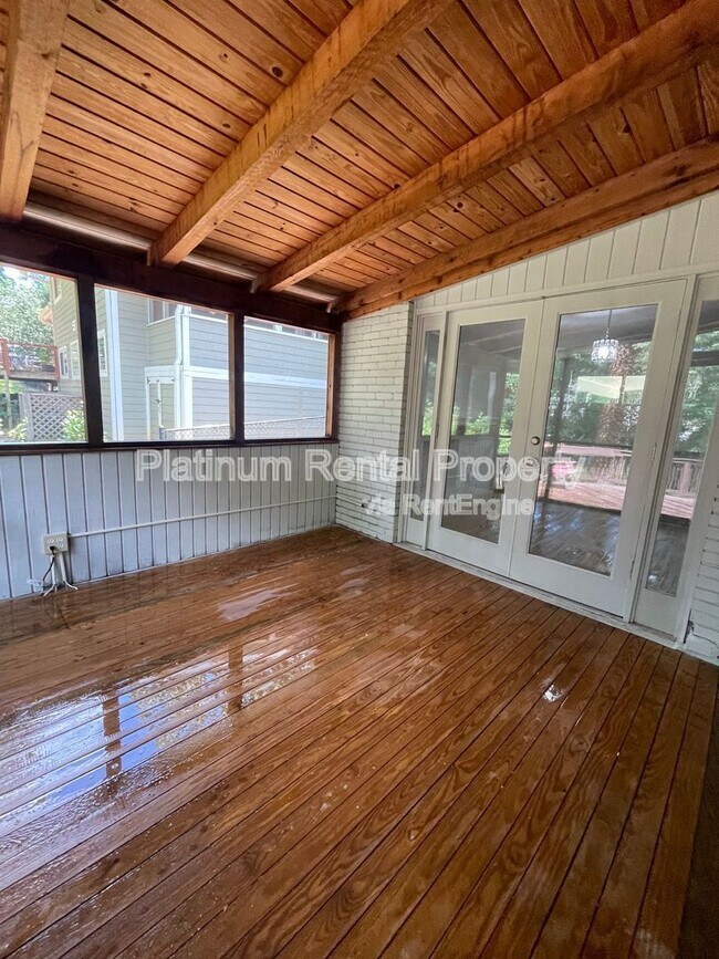 Building Photo - 3828 Donaldson Dr
