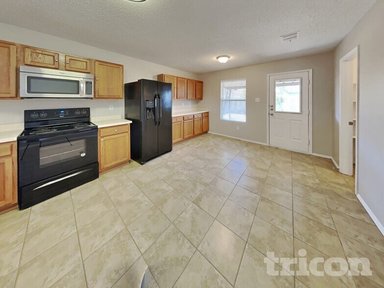 Building Photo - 2983 Celian Dr