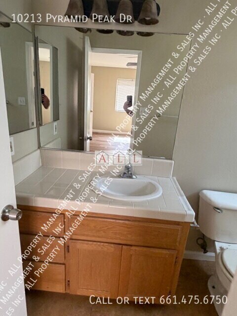 Building Photo - 10213 Pyramid Peak Dr