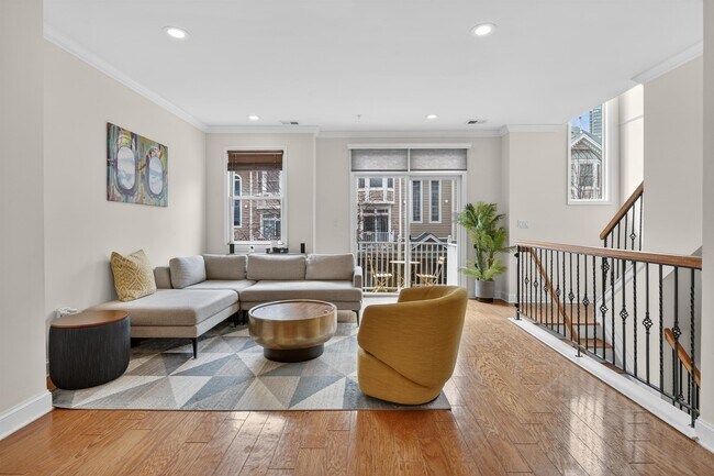 Building Photo - 354 Oswego Ct