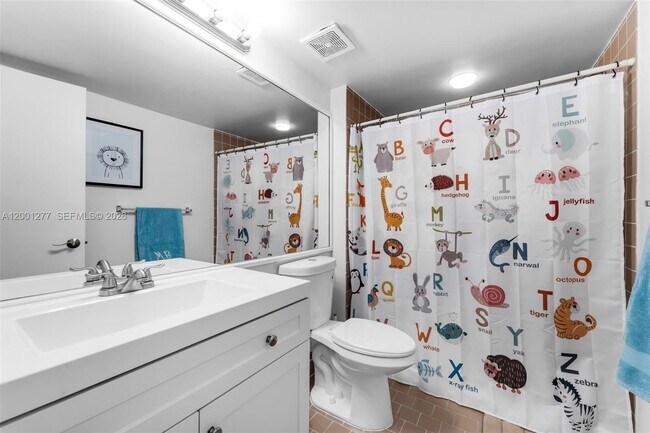 Building Photo - 6701 SW 116th Ct