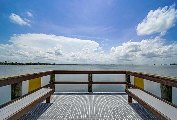 Building Photo - 121 Seminole Ln