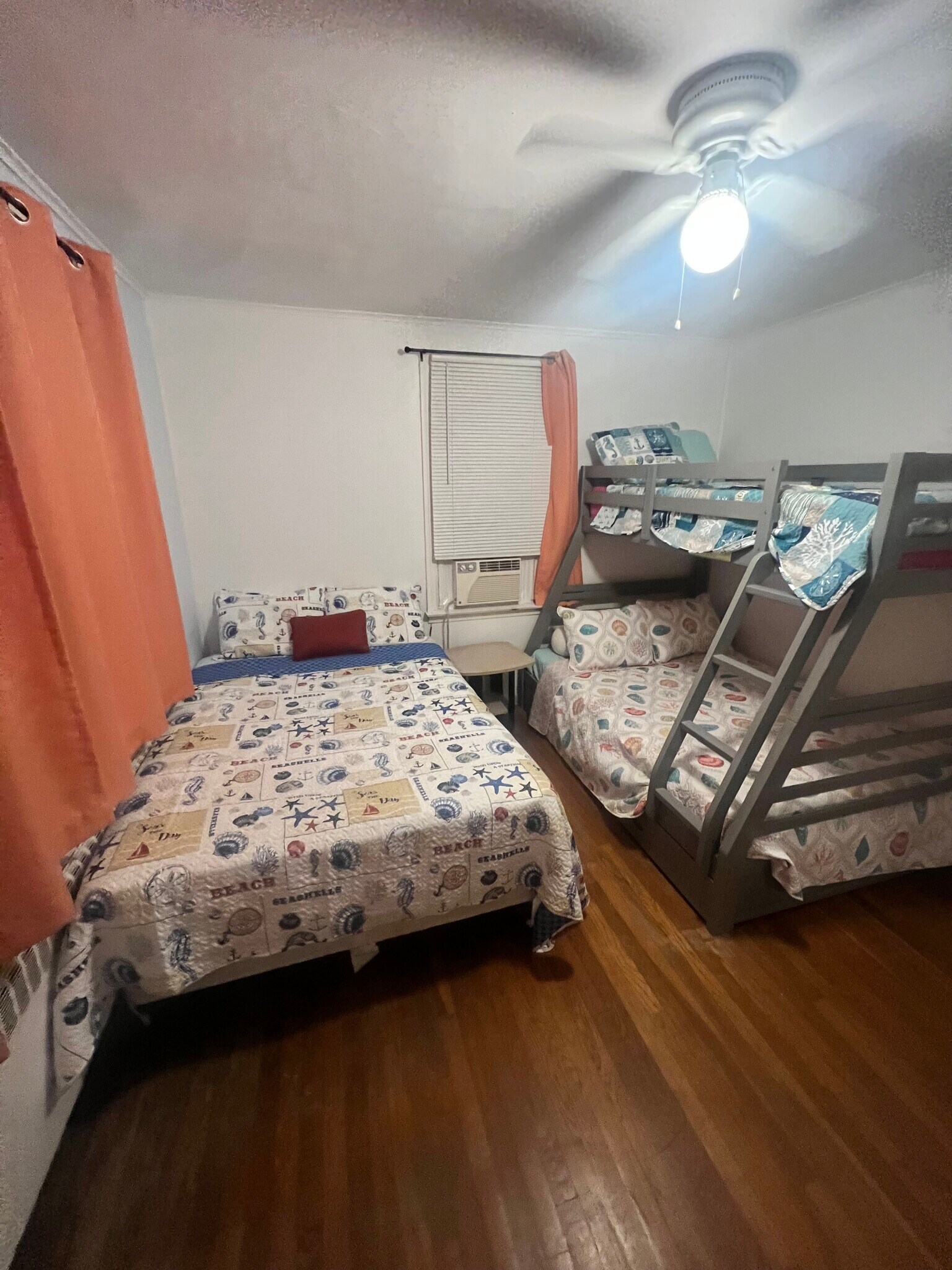 Front Bedroom - 7 S Avolyn Ave
