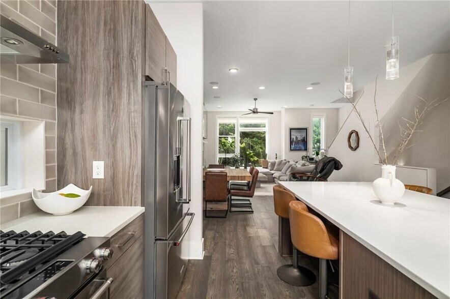 Building Photo - 52 Reynolds Square Ln