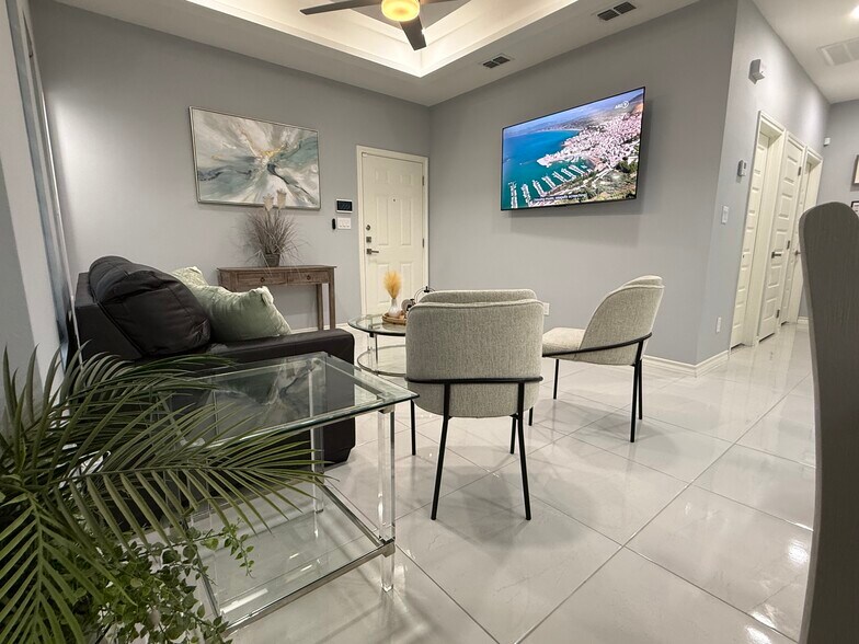 Building Photo - 2417 Indian Creek Ave