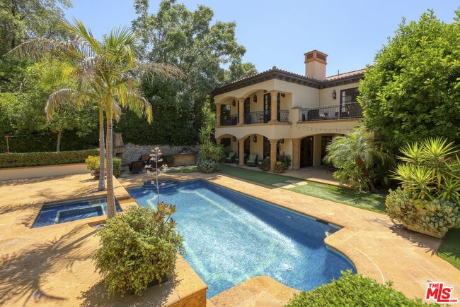 Building Photo - 4718 White Oak Ave