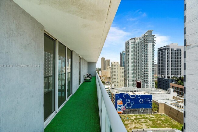 Building Photo - 50 Biscayne Blvd