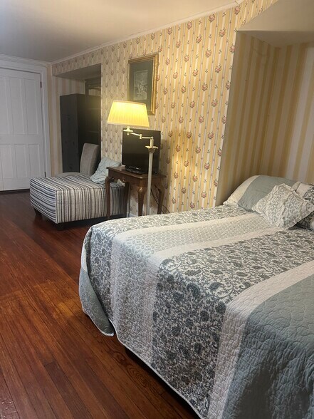 Building Photo - 7 Madison Pl