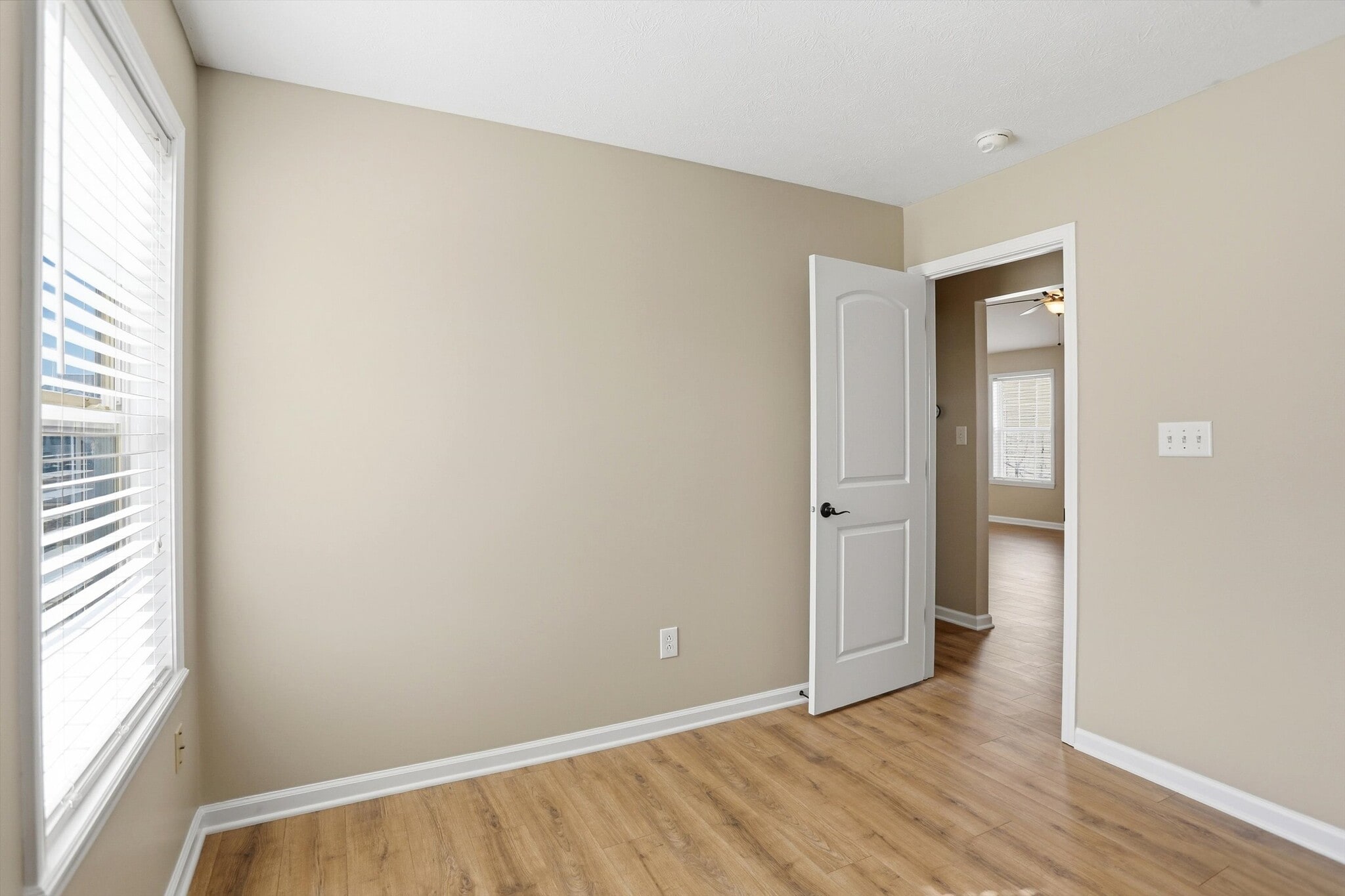 Building Photo - 5561 Wild Horse Dr