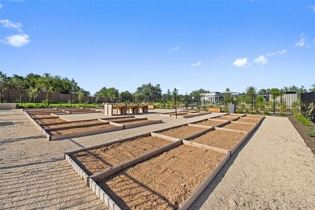 Building Photo - 112 Revere Dr