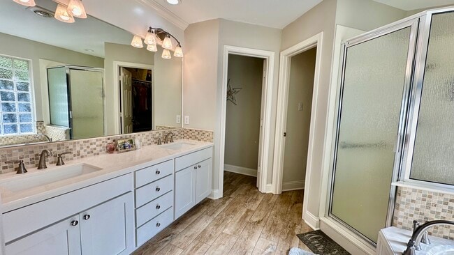 Building Photo - 3308 Oak Knoll Dr