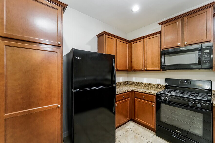Building Photo - 8225 W Kittiwake Ln