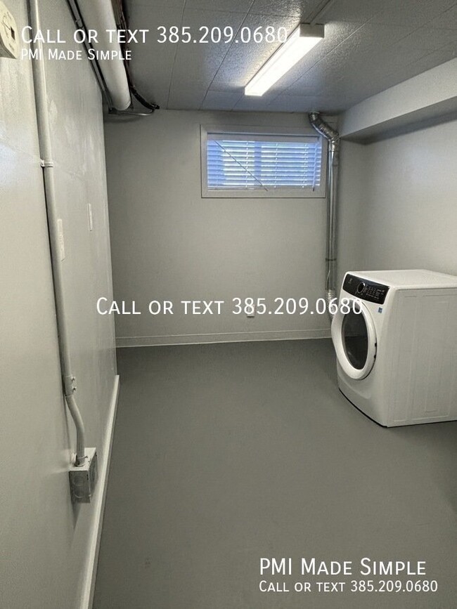 Building Photo - 258 1200 W