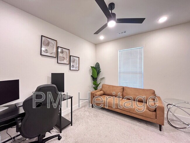 Building Photo - 2061 Larry Ln