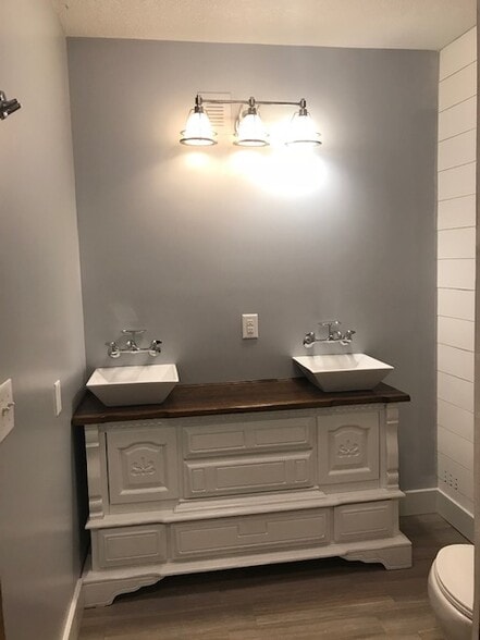 Building Photo - 918 South Westnedge Avenue