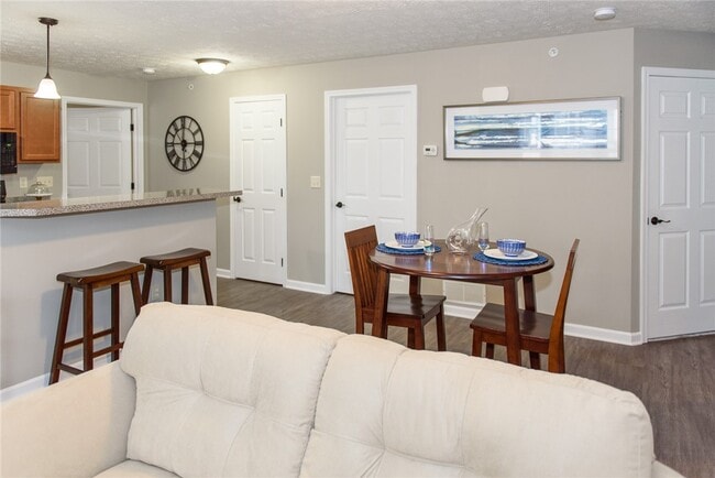 Primary Photo - 1260 Lehigh Station Rd