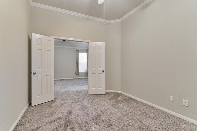 Building Photo - 126 S Regan Mead Cir