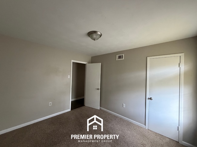 Building Photo - Spacious 4BR/2BA Home in Bartlett Cove | Brick Fireplace & Formal Dining