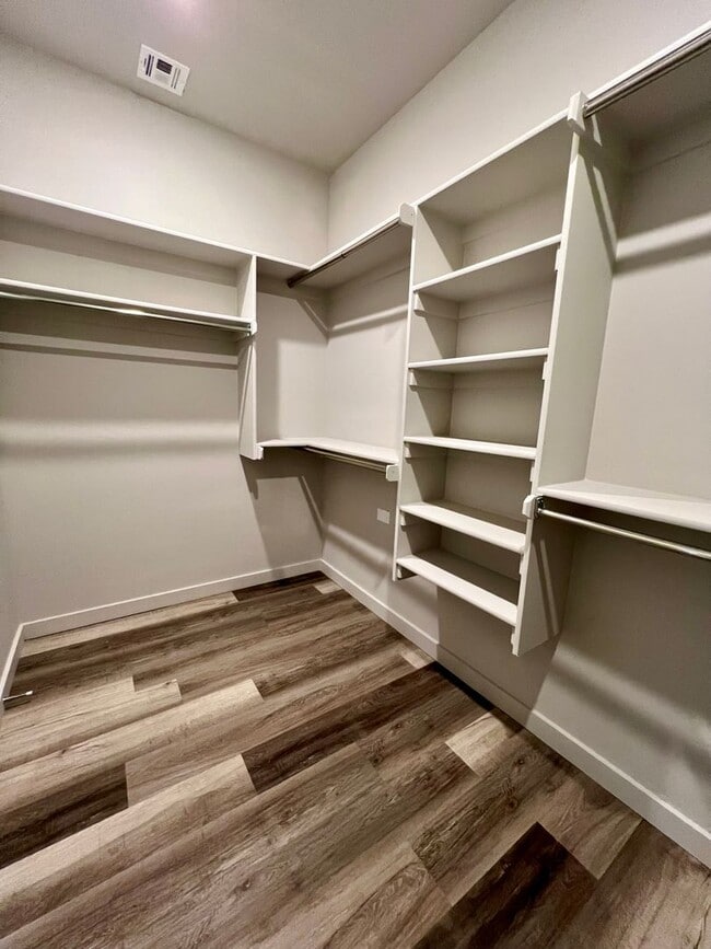 Building Photo - 1316 S 13th St