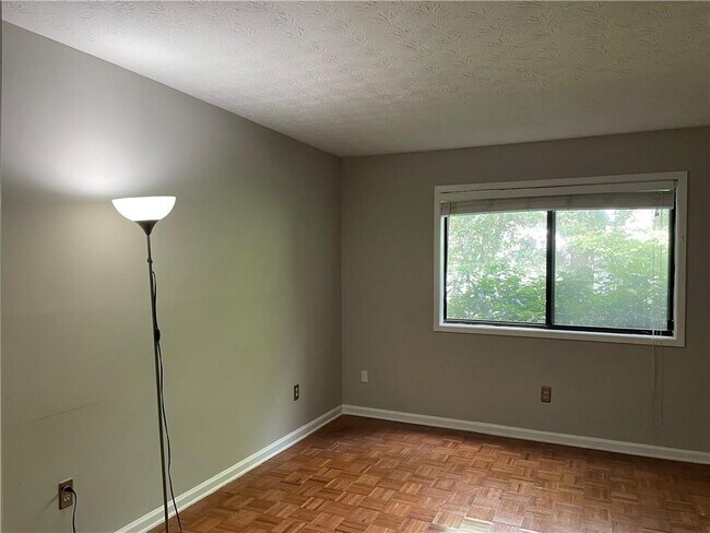Building Photo - 906 Parkaire Crossing