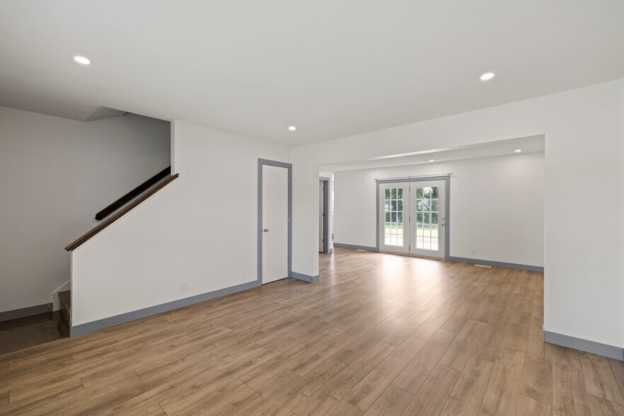 Living Area - 6527 N 65th St