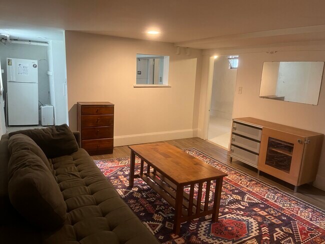 Building Photo - 25 Besch Ave