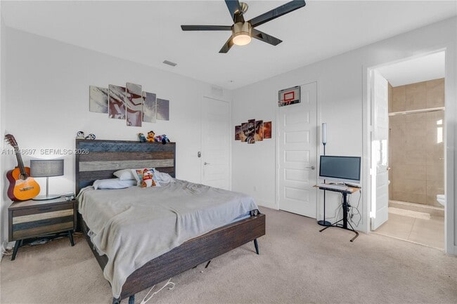 Building Photo - 10890 Shore St