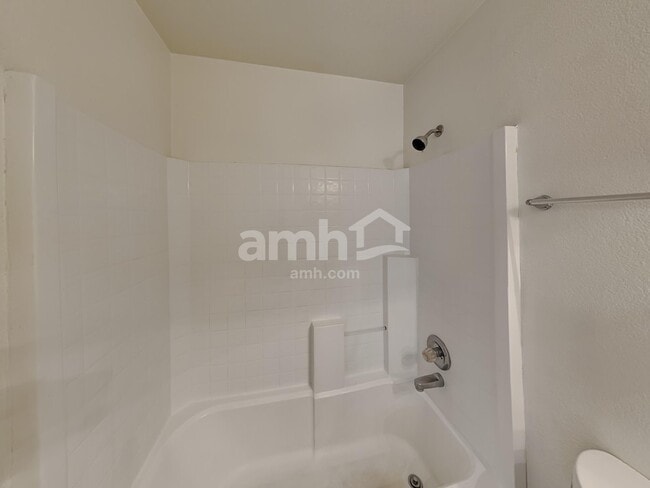 Building Photo - 15943 W Smokey Dr