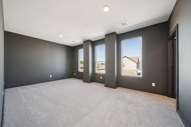 Building Photo - Welcome to this stunning new build in the desirable gated community of Broken Arrow, OK!