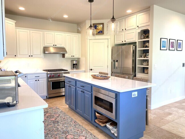 Building Photo - Stunning High-End Home on the 17th Hole at...