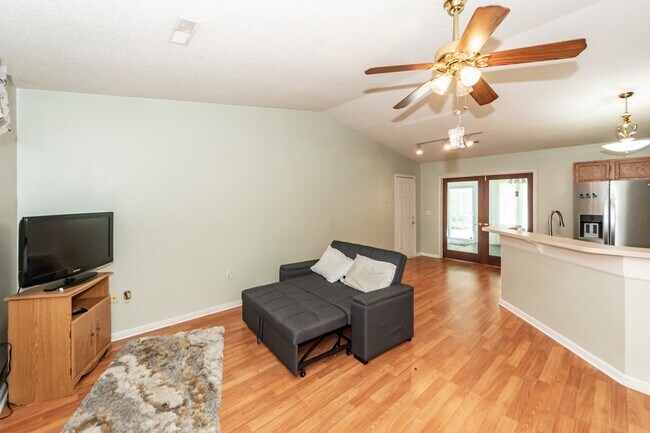 Building Photo - 3347 Walter Dr