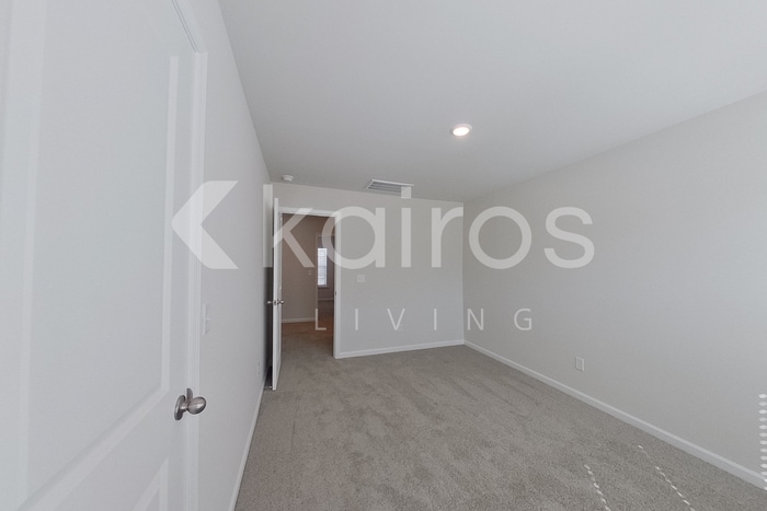 Building Photo - 2453 Banyan Cir
