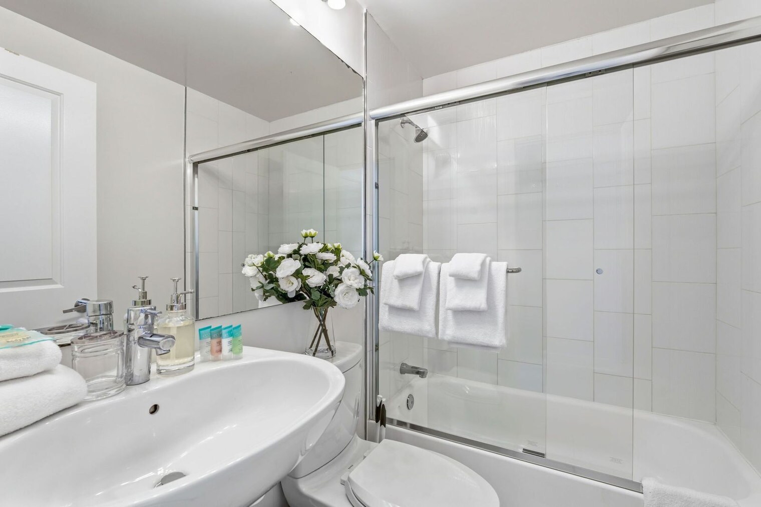 Building Photo - 899 Pine St