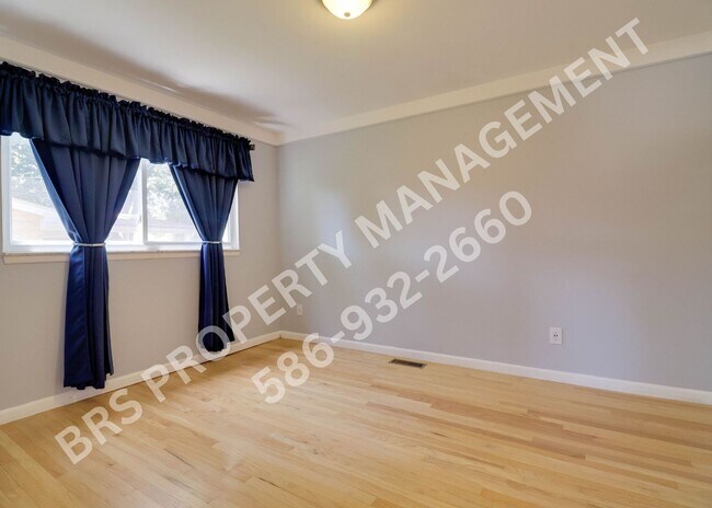 Building Photo - Charming 3 Bedroom 1.5 Bathroom Ranch.