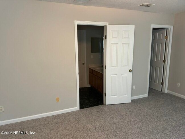 Building Photo - 14014 Summer Breeze Dr