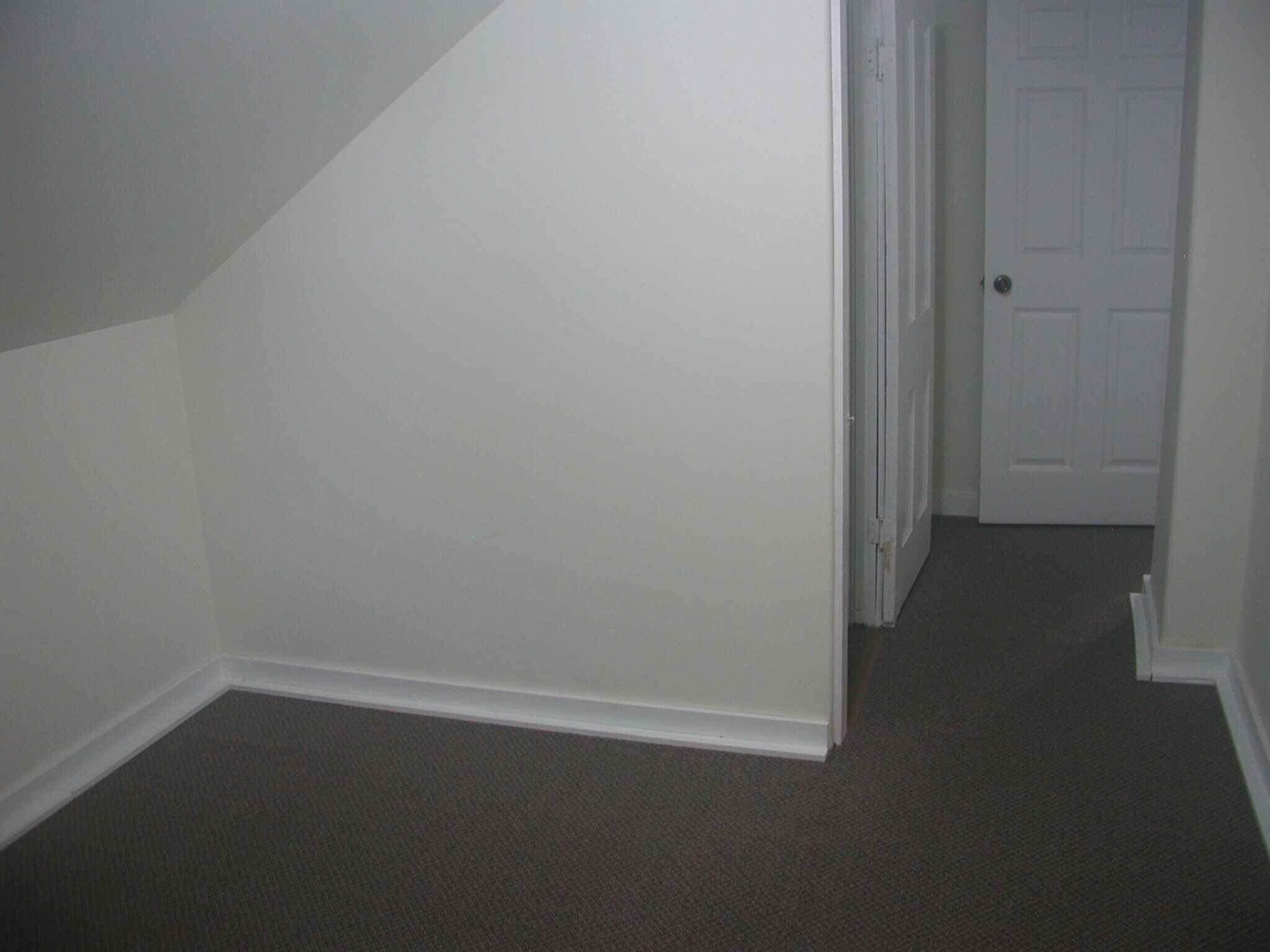 Building Photo - 241 E Ronning Ave