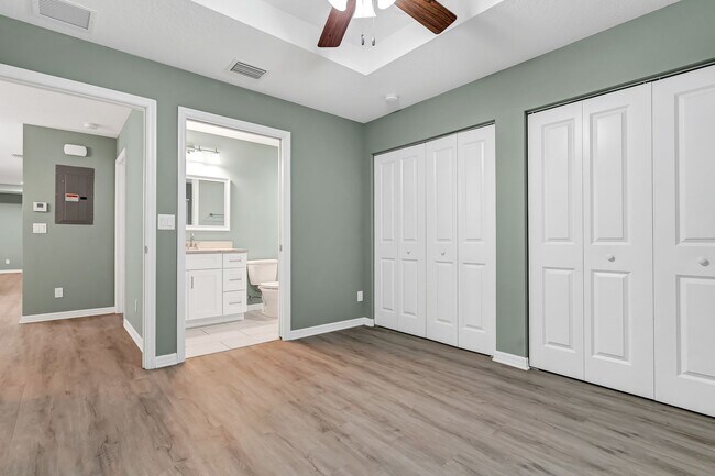 Building Photo - Charming Bungalow Across from Love Park – ...