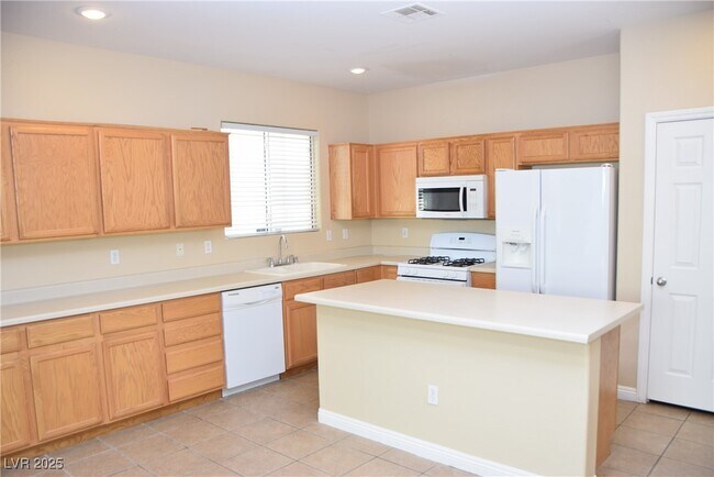 Building Photo - 7840 Littondale St
