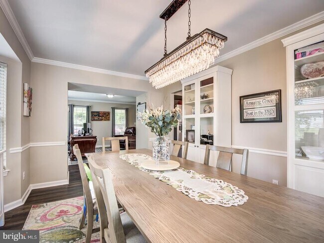 Building Photo - 15744 Beau Ridge Dr