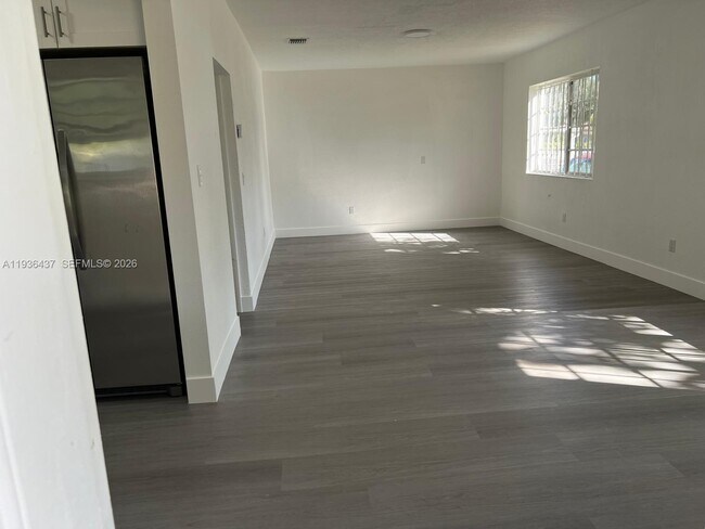 Building Photo - 1185 NW 134th St