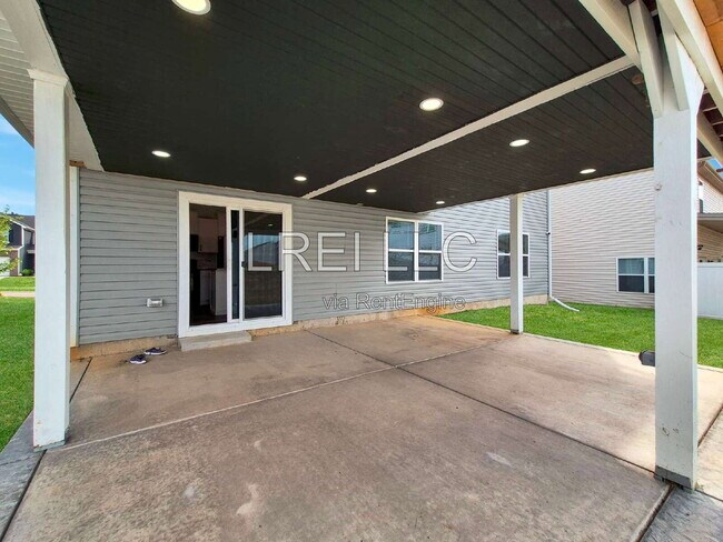 Building Photo - 8810 Warbler Br Wy